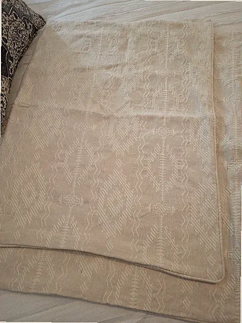 Paseo Road -2- Standard Ivory Cream Beige Neutral SOUTHWEST AZTEC Shams EUC